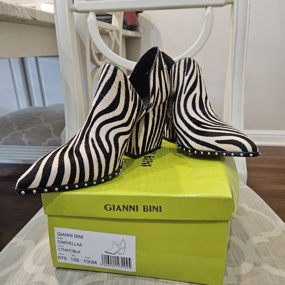 Gianni Bini Black and White Zebra Ankle Booties